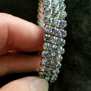 Vintage metal stretch bracelet w multicolor stones